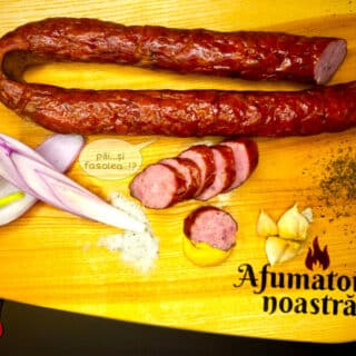 Cârnați afumați de porc